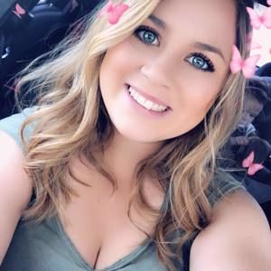 Meet your Posher, Chloe